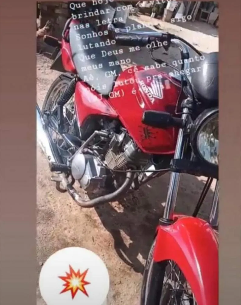 Três assaltantes armados roubam mãe e filho em Juazeirinho, levando moto e celulares