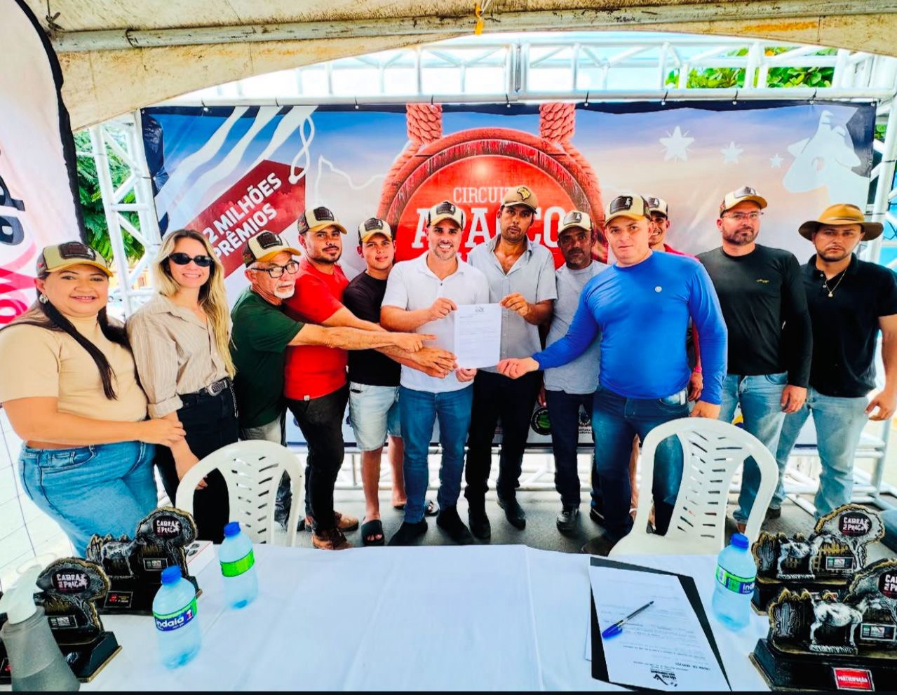Prefeito Felício Queiroz anuncia incentivo de R$ 30 mil para sede da Associação de Criadores e aumento no subsídio do leite em São José dos Cordeiros