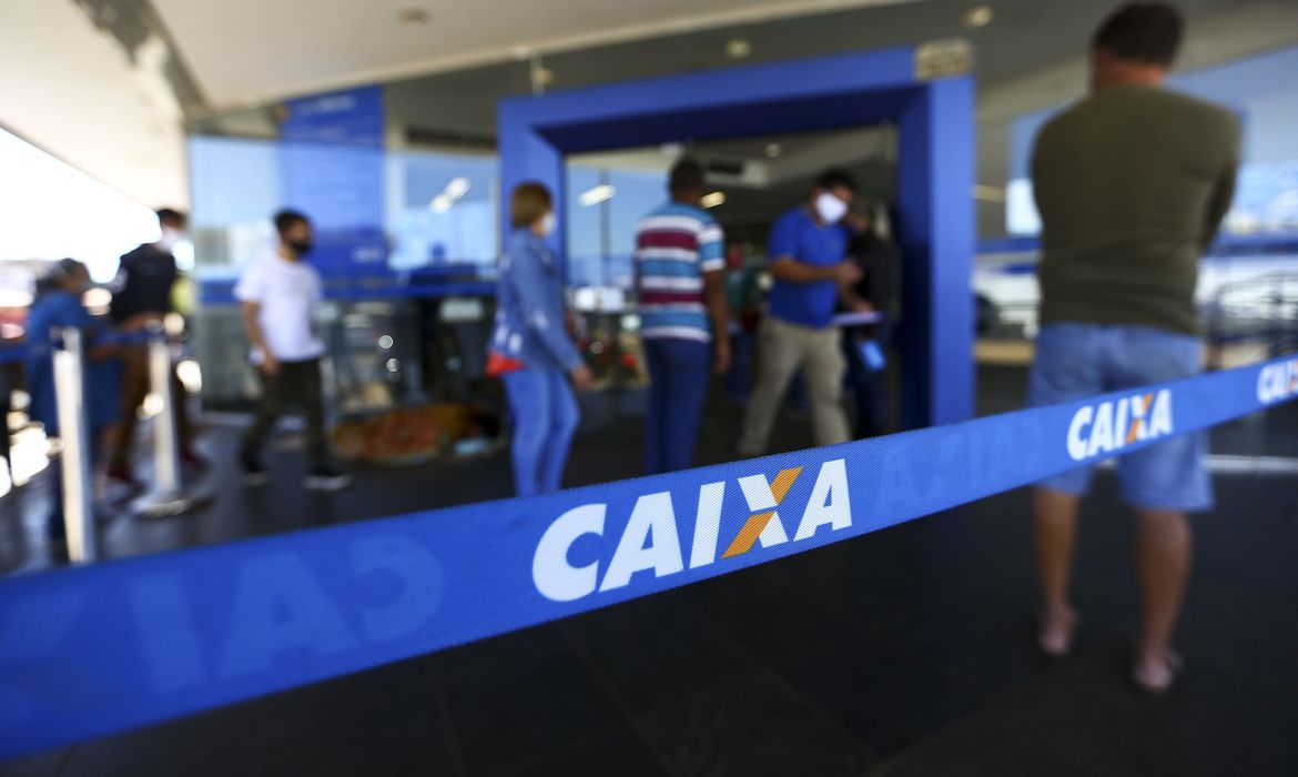 Caixa oferece estágio com bolsa de até R$ 1.100 em 33 cidades da Paraíba; saiba como concorrer