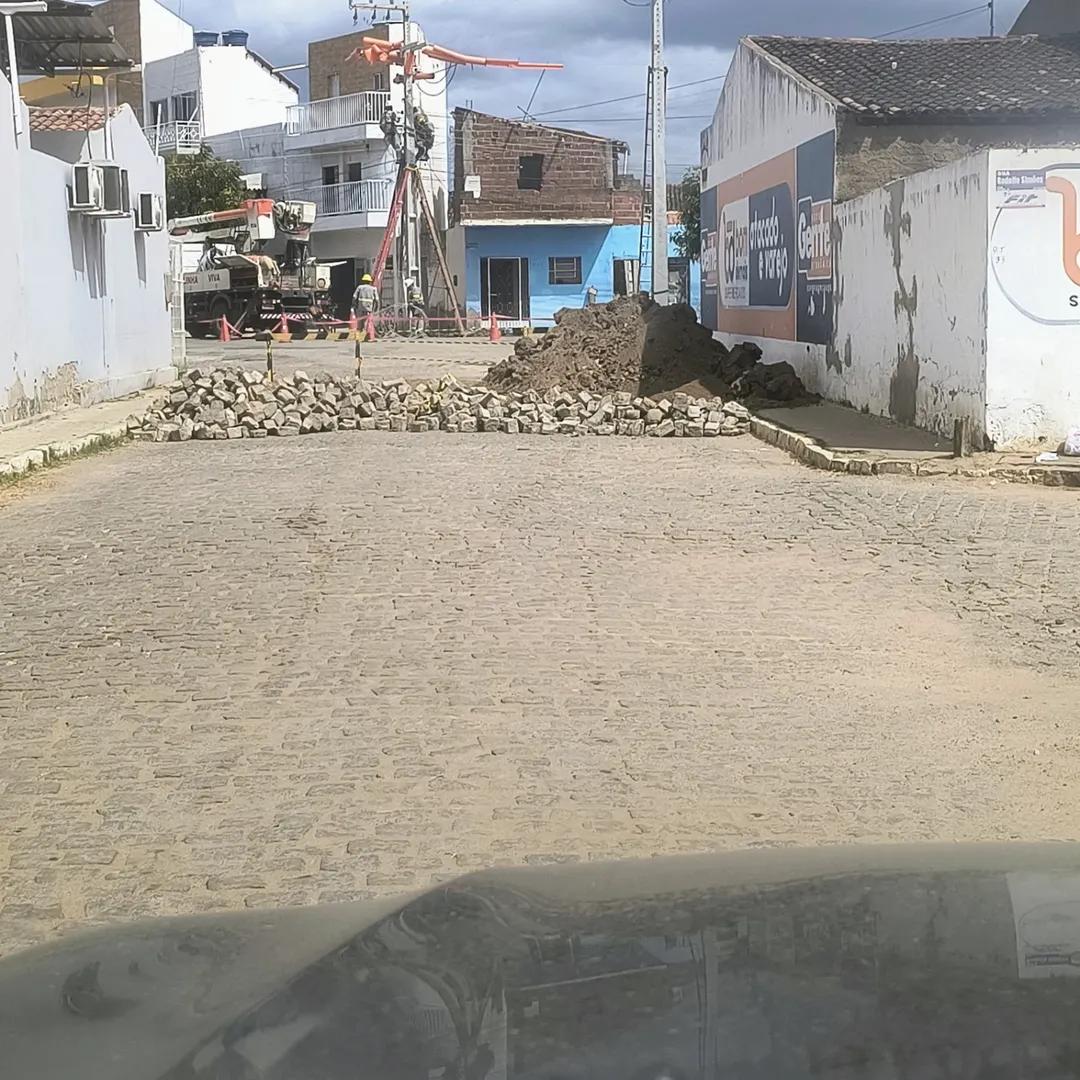 Vereador Cícero Roberto agradece por conserto de pavimentação em Monteiro