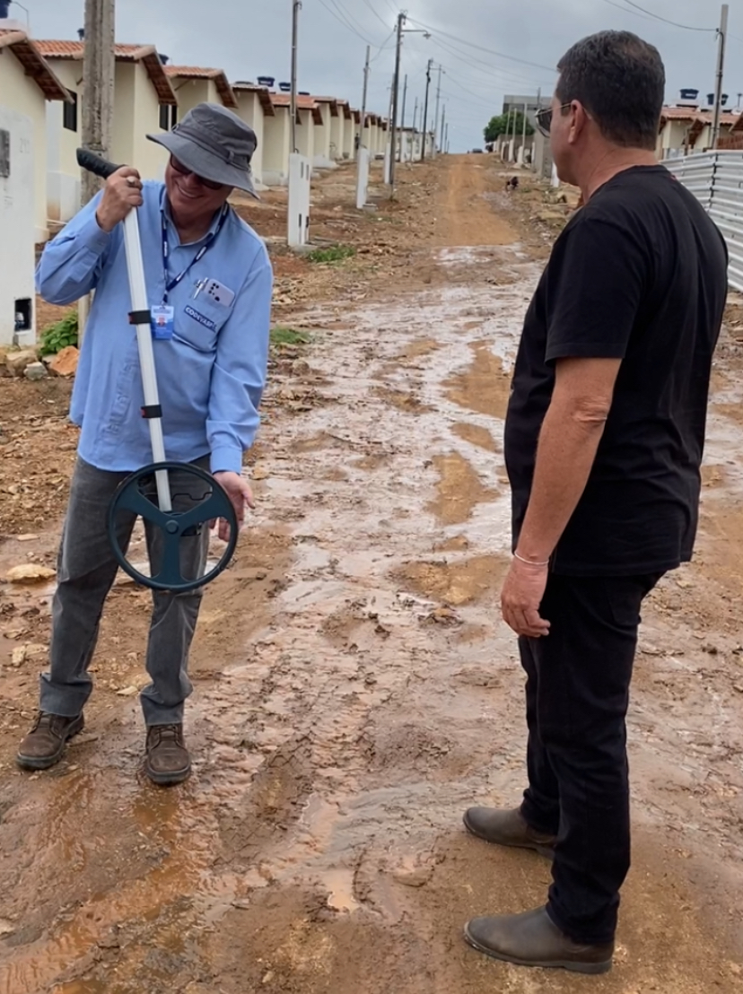 Prefeito Manezinho anuncia recursos para reforma do Jacintão e para pavimentação de ruas