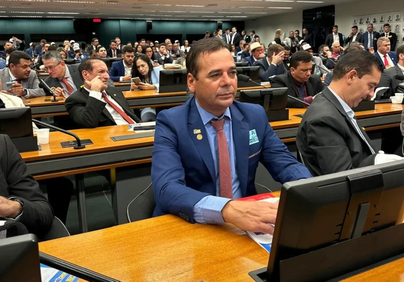 O Prefeito de São João do Tigre/PB, Márcio Leite, participa da XXVI Marcha dos Prefeitos em Brasília.