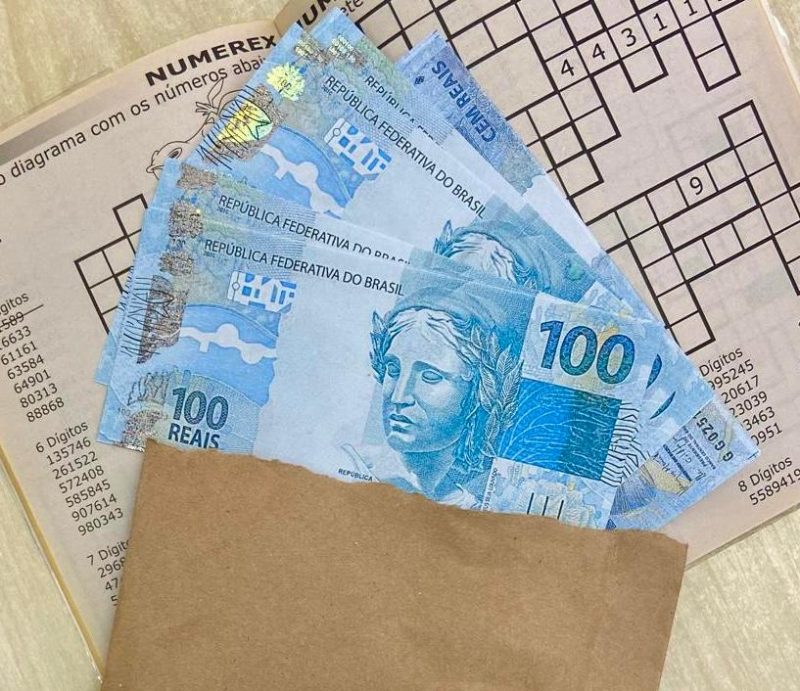 Dupla é presa por receber encomenda com dinheiro falso na Paraíba