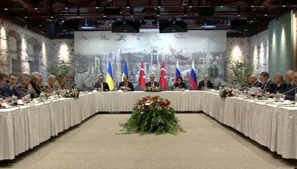 Rússia e Ucrânia se reúnem diretamente pela primeira vez em três anos