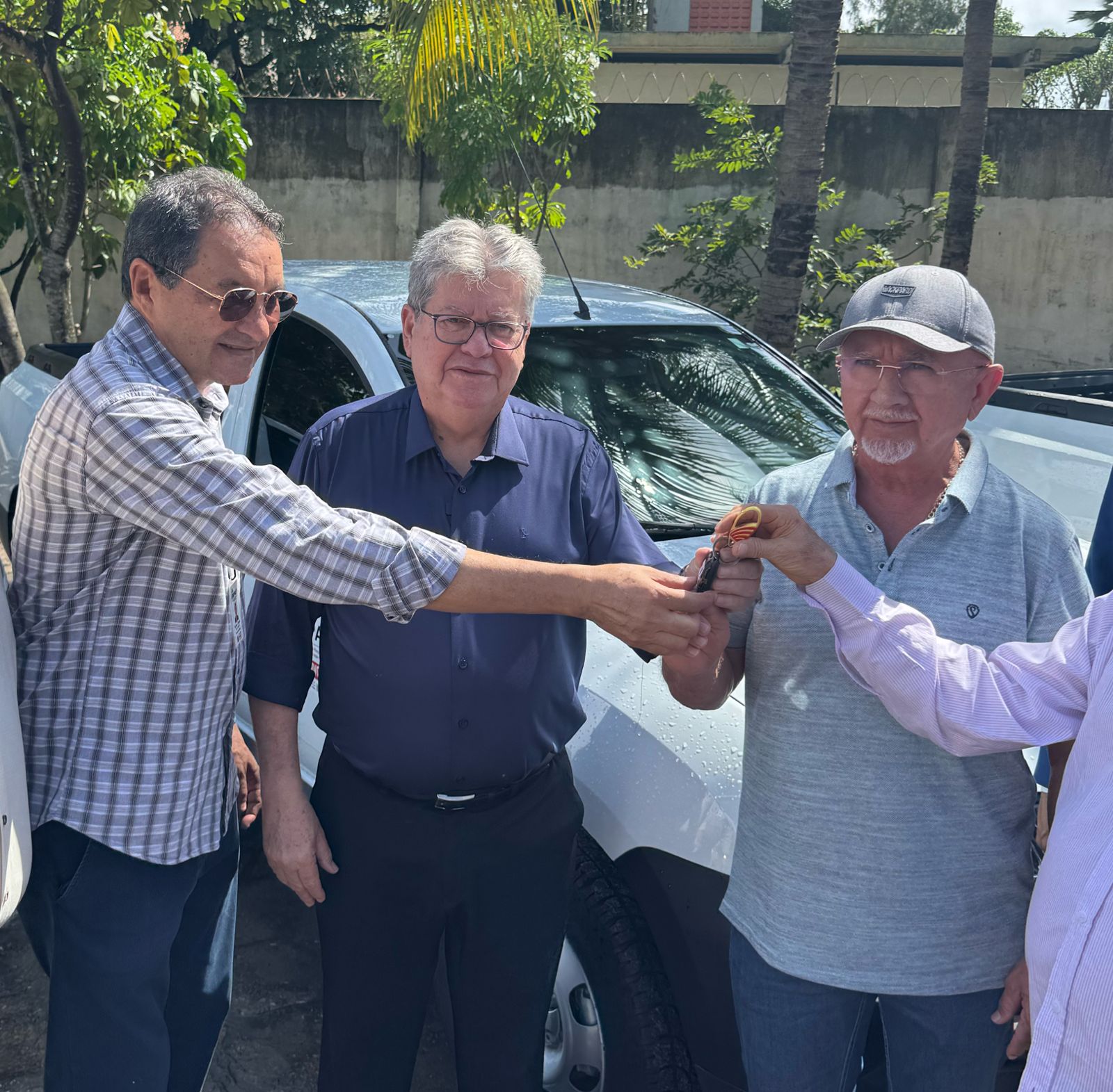 Superintendente da Empaer, Aristeu Chaves celebra investimentos do Estado e retomada de convênios federais durante entrega de veículos