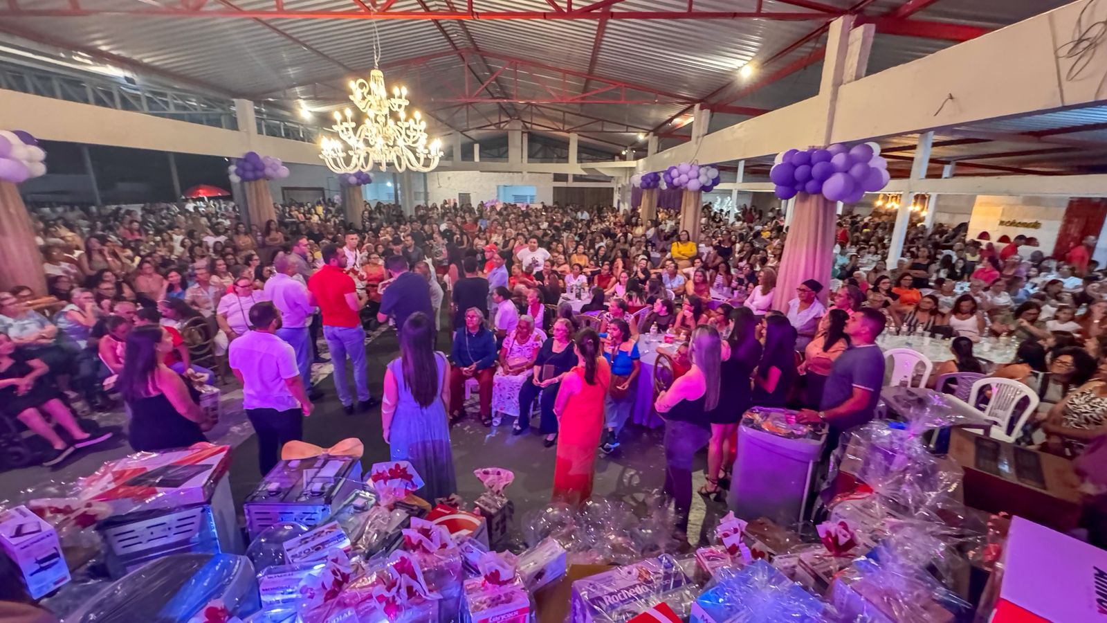 SERRA BRANCA – Prefeito Alexandre recepciona centenas de mulheres em grande festa do Dia das Mães; veja imagens
