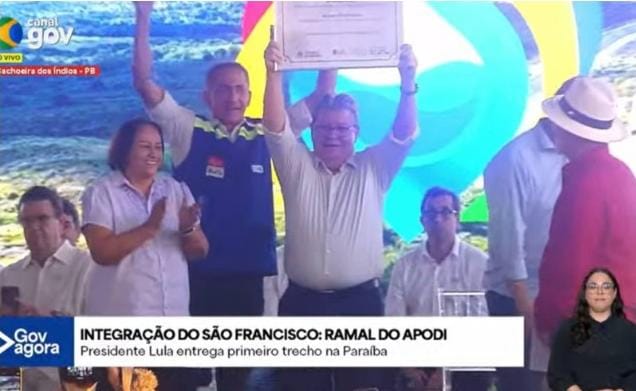 João Azevêdo aponta voto como motor de mudanças durante entrega do Ramal do Apodi ao lado de Lula: “Obras como essa nascem das urnas”