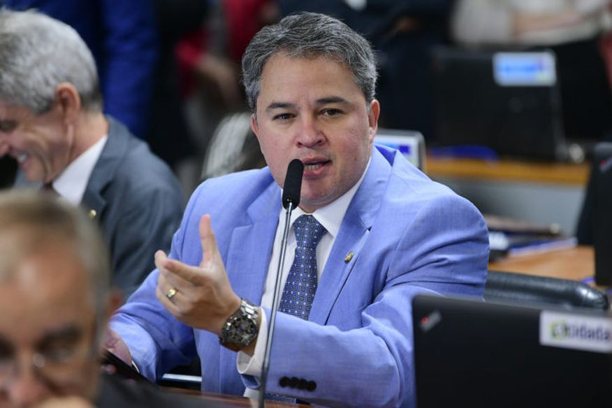 Efraim admite ceder para vaga Pedro e não descarta composição com dissidentes da base do governo