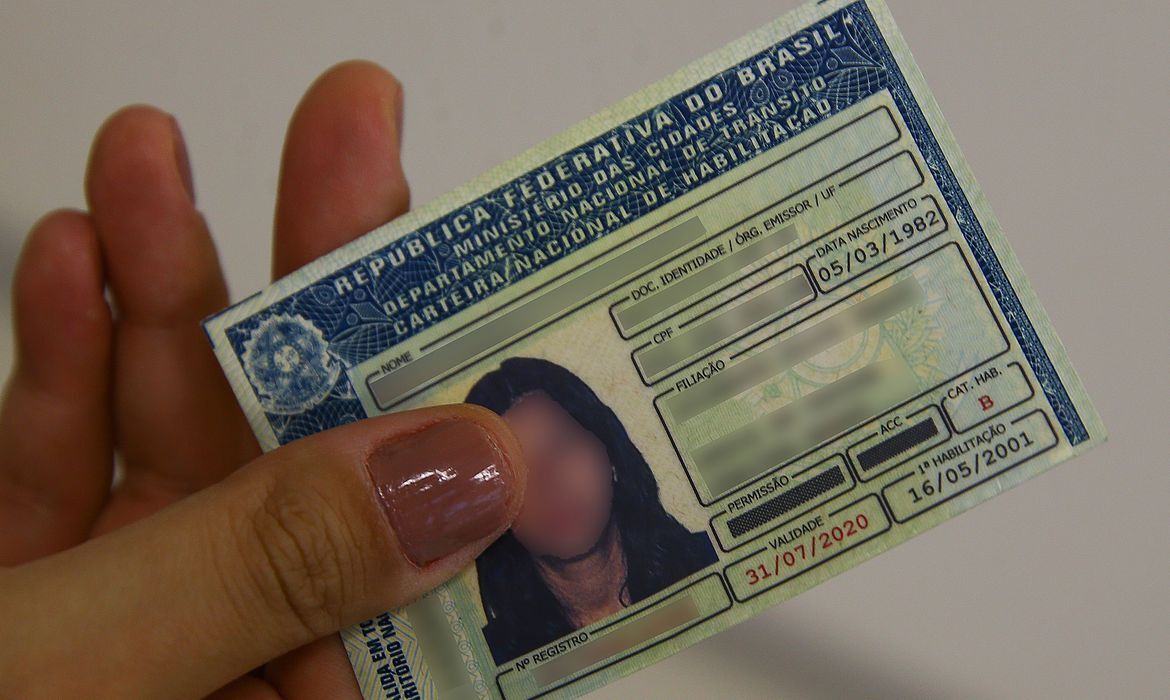 Detran-PB alerta sobre golpes no Programa Habilitação Social através de site falso