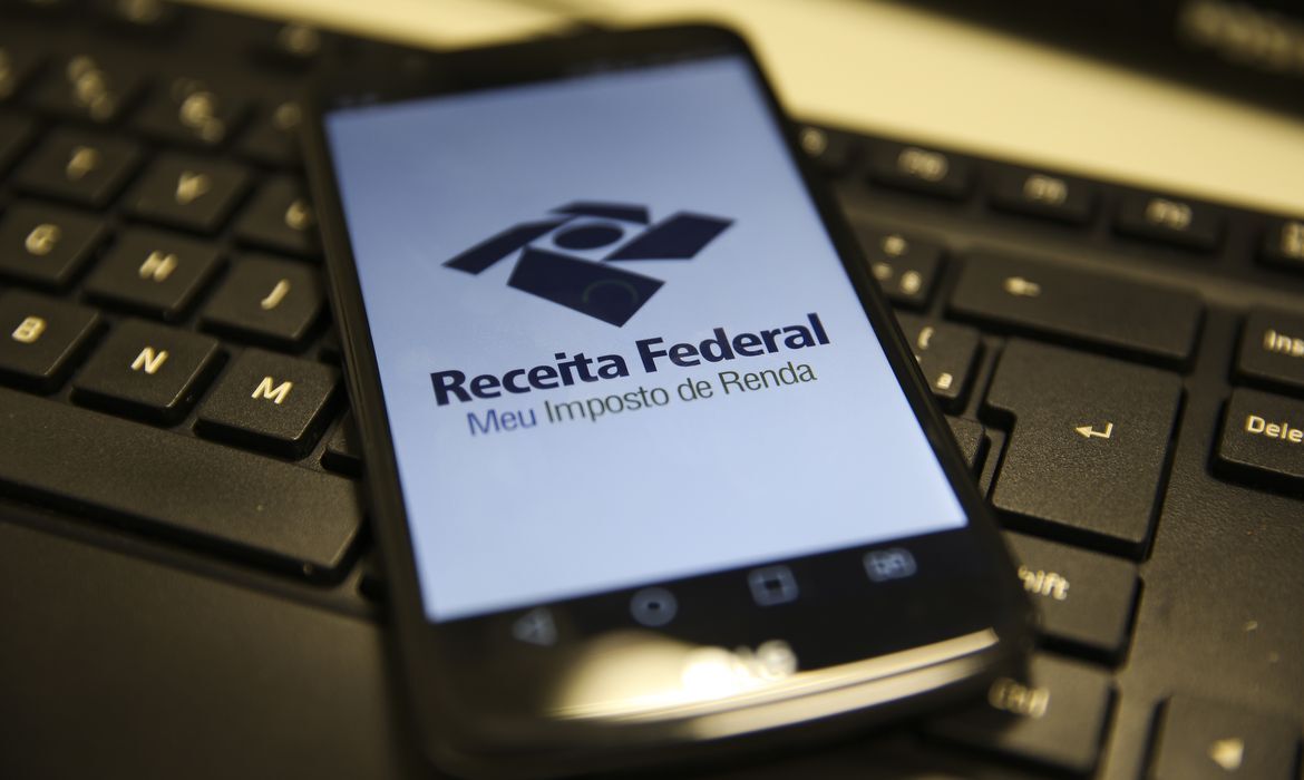 Imposto de Renda 2025: Receita divulga às 10h lista do 1º lote da restituição; saiba como consultar