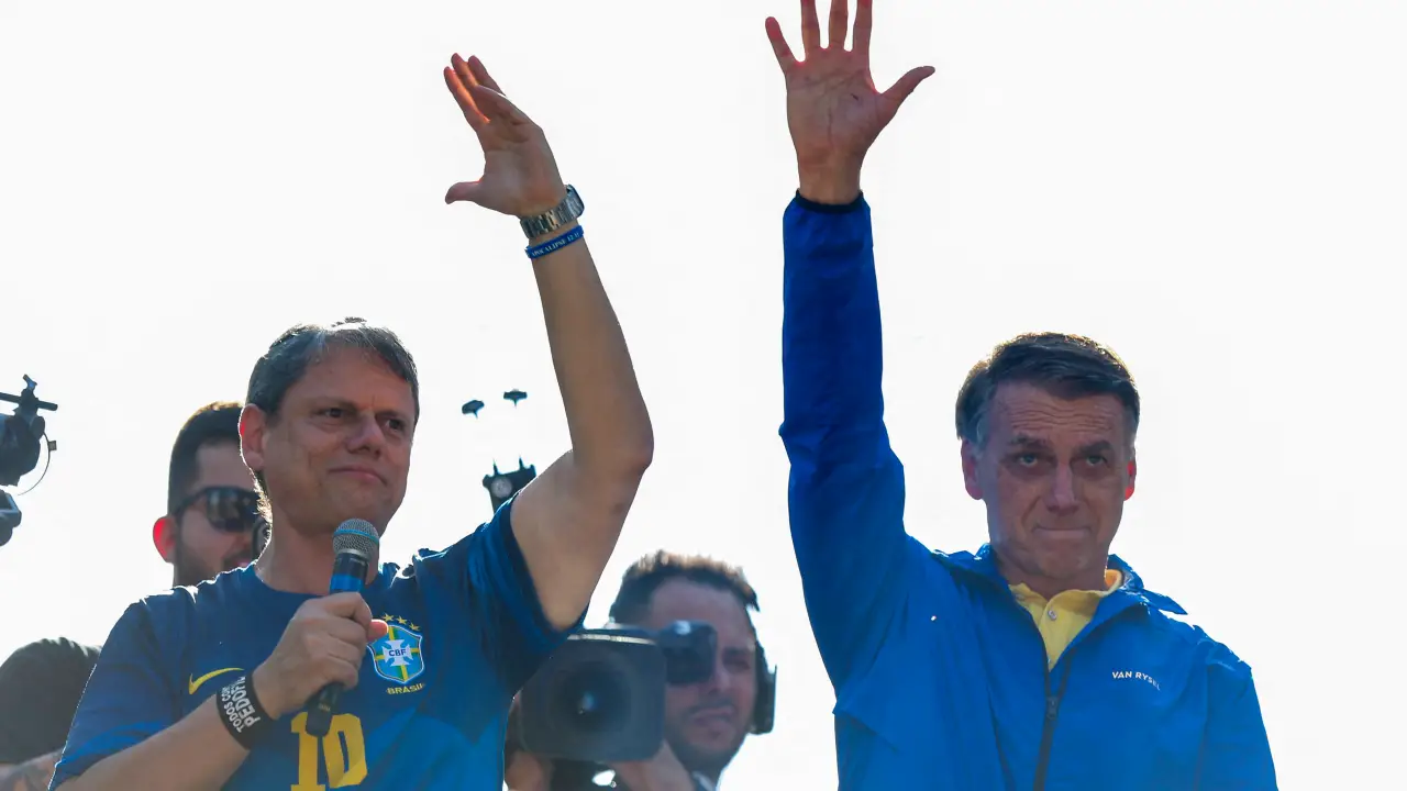 Bolsonaro diz não precisar ser presidente se maioria no Congresso apoiá-lo