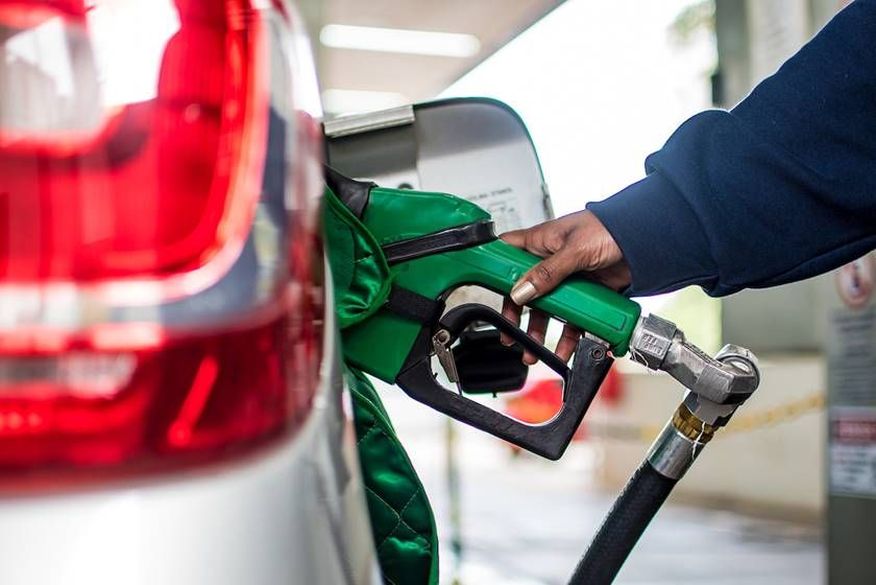 Petrobras reduz preço da gasolina em R$ 0,17 para distribuidoras a partir de amanhã