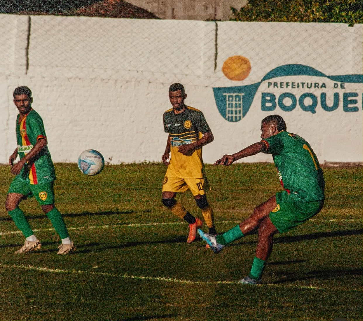 Equipes mandantes levam a melhor no primeiro duelo das quartas de final da Copa Integração de Futebol 2025