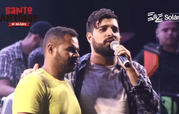 Cantor relata choque após pedido de reconciliação no palco acabar em feminicídio, na Paraíba