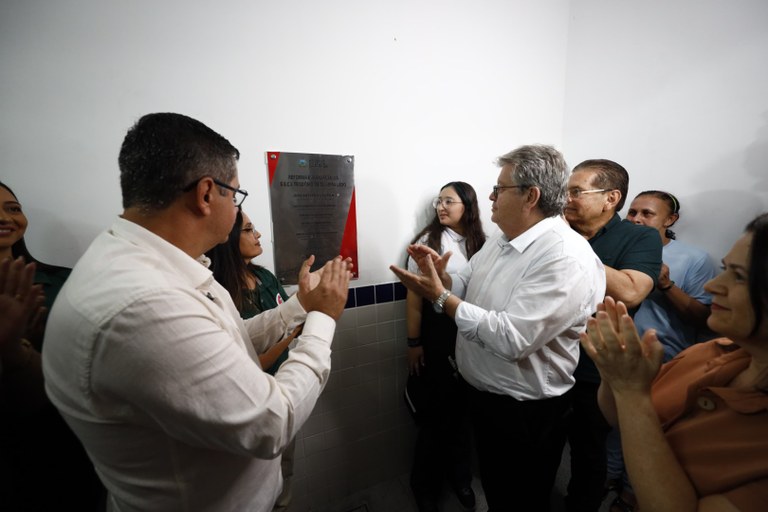 João Azevêdo entrega escola em Boa Vista e destaca investimentos do Governo na educação da Paraíba