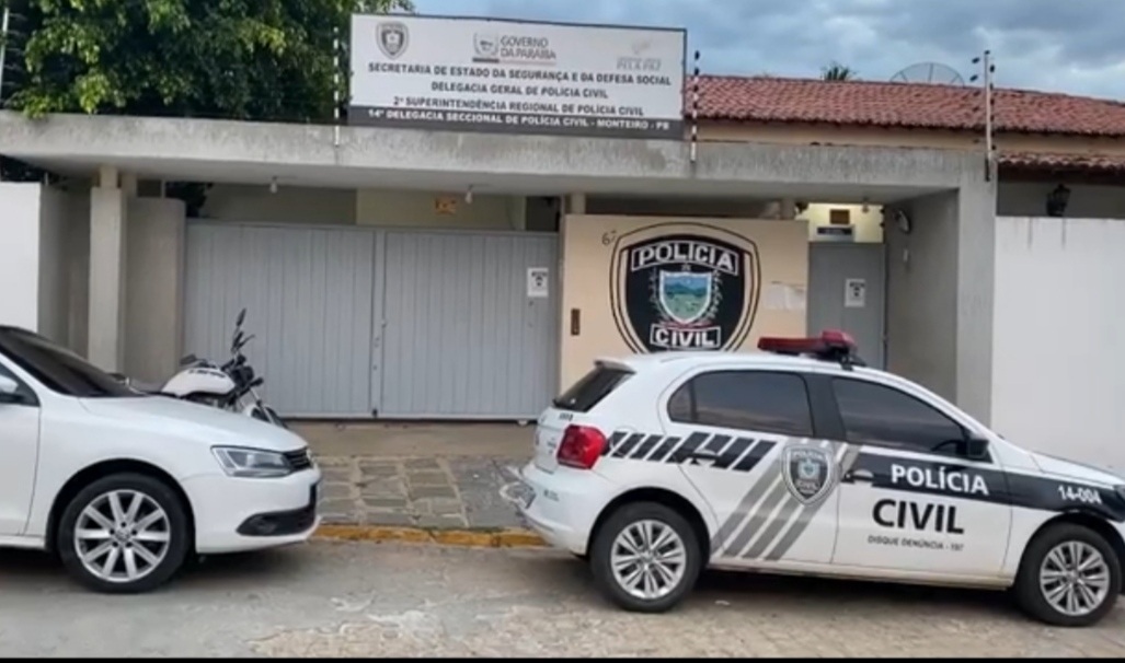 Polícia Civil cumpre mandado de prisão em Monteiro e prende mulher acusada de homicídio