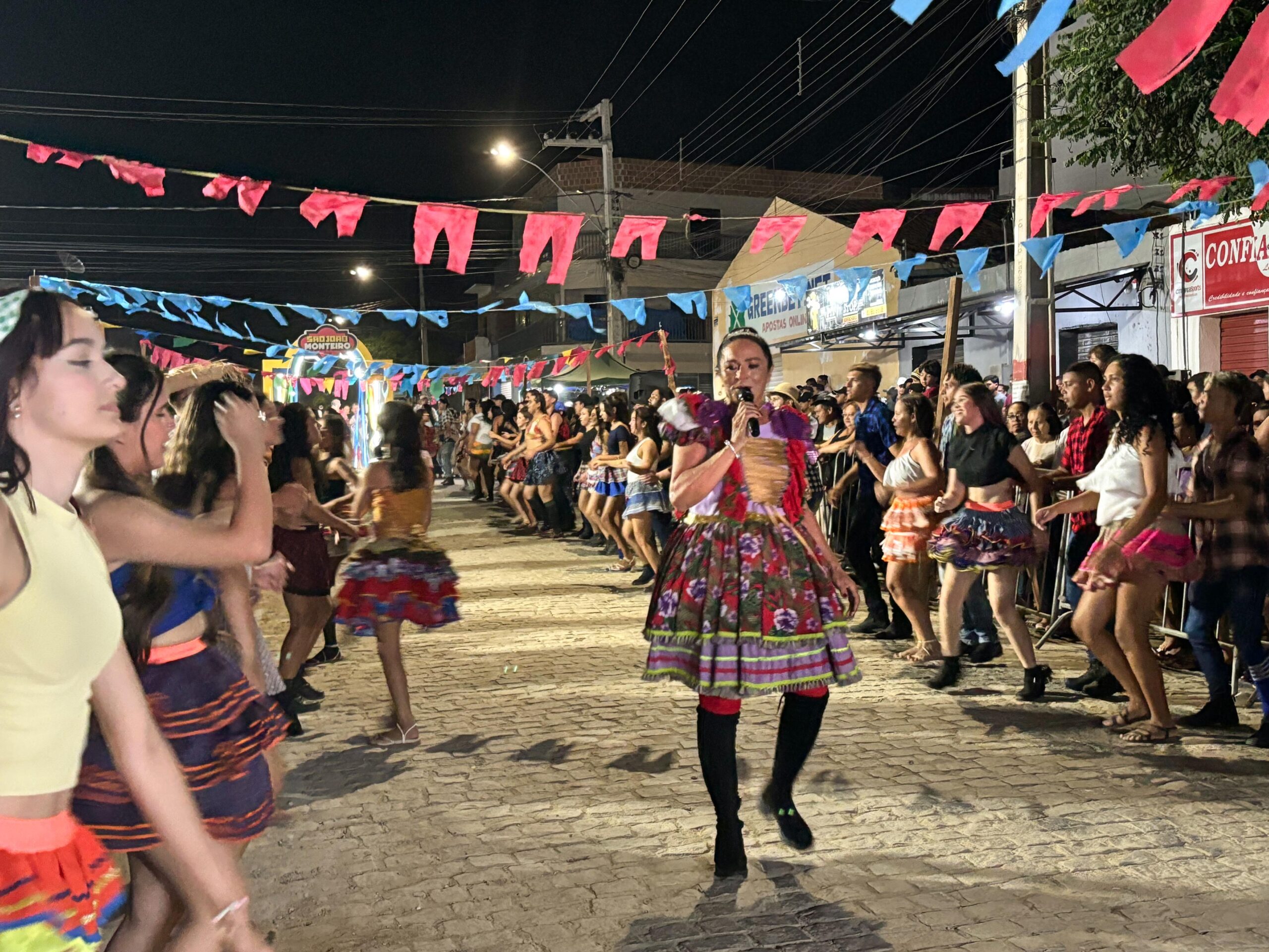Festival de Quadrilhas em Monteiro abre as portas do São João 2025 com muito Forró Pé-de-Serra