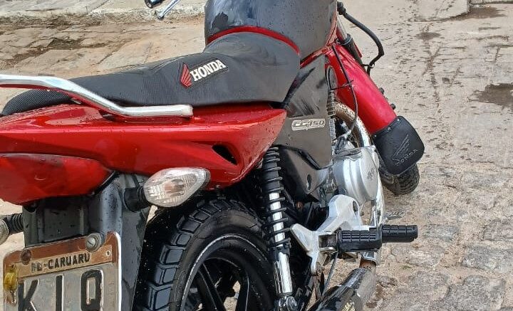 Moto é furtada em Sertânia; proprietária pede ajuda para sua localização
