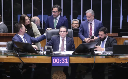 Derrota no IOF expõe desgaste do governo Lula com parlamentares