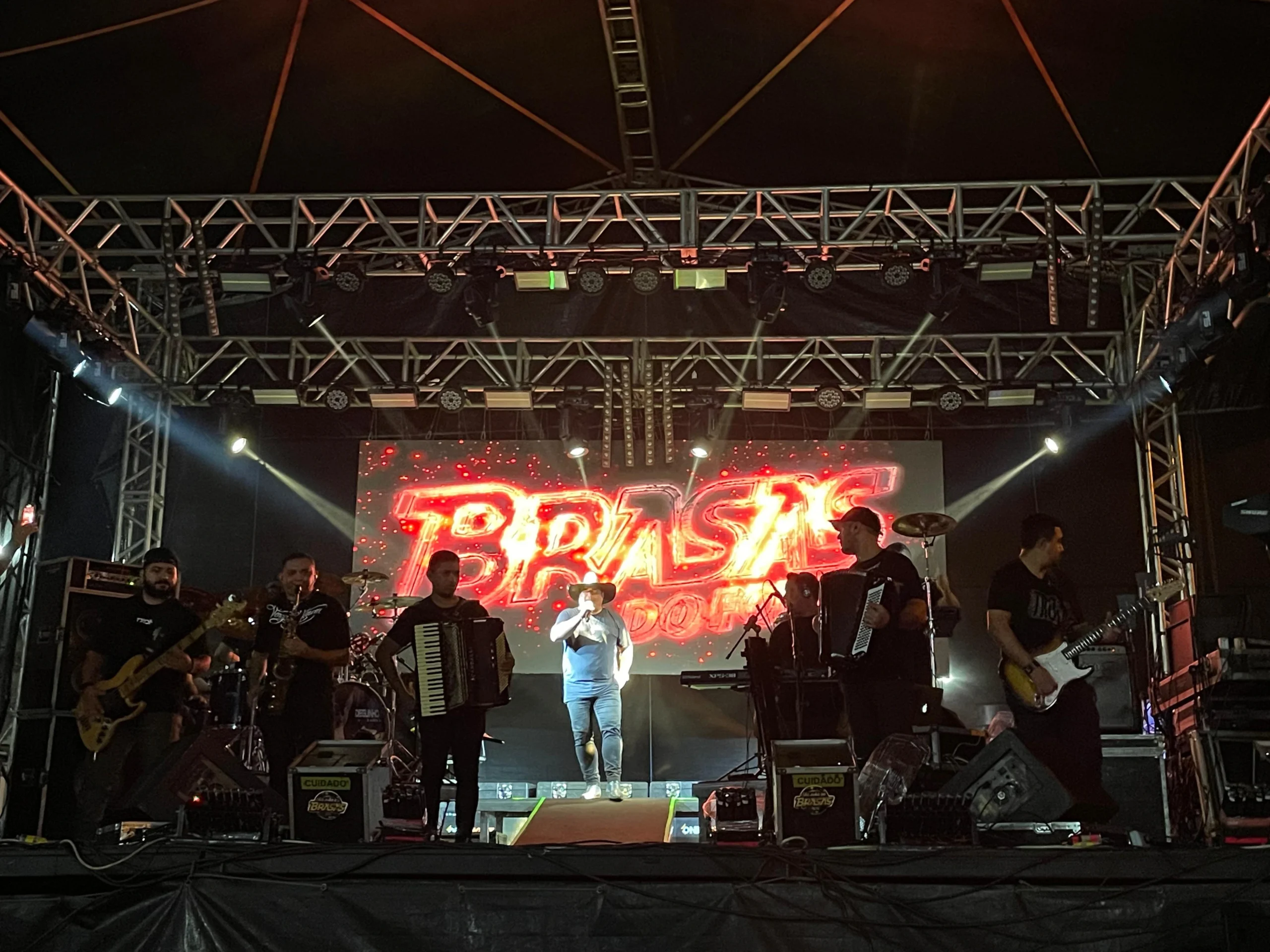 Com shows de Delmiro Barros e Brasas do Forró, Gurjão encerra São João da Gente