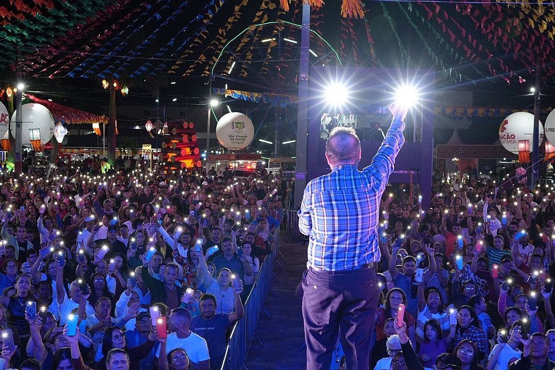 Sucesso marca abertura do São Pedro de São Vicente do Seridó com show religioso do Padre Fabrício Timóteo