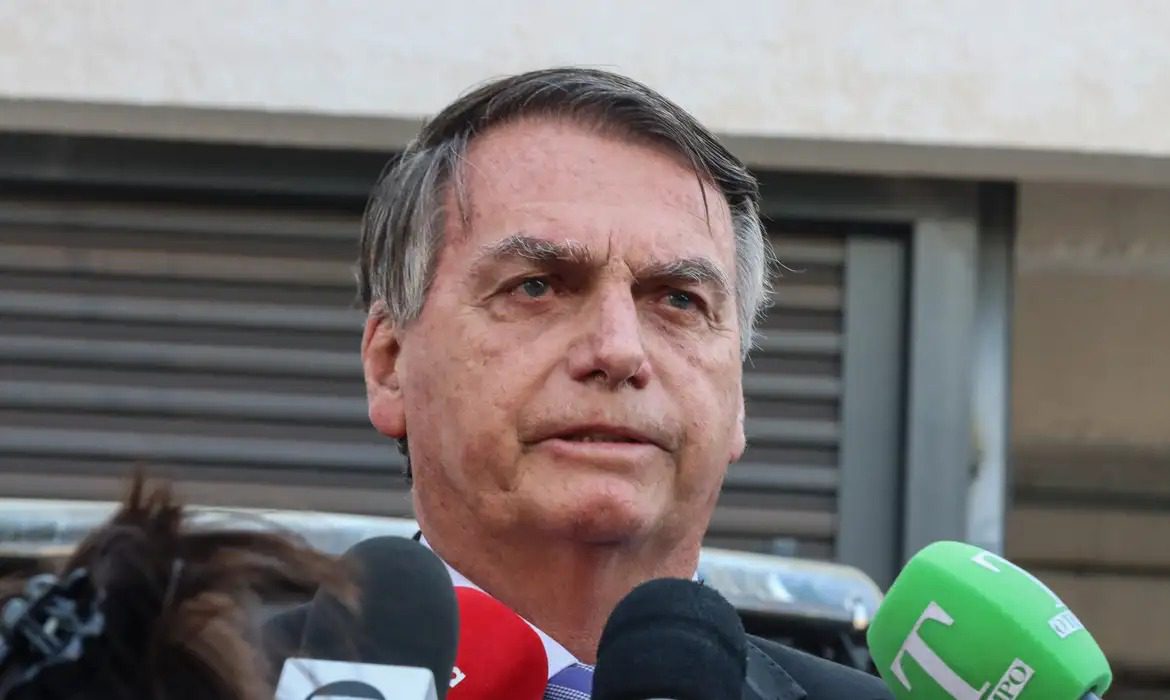 Alexandre de Moraes começa a interrogar Bolsonaro e mais 7 acusados de tentativa de golpe