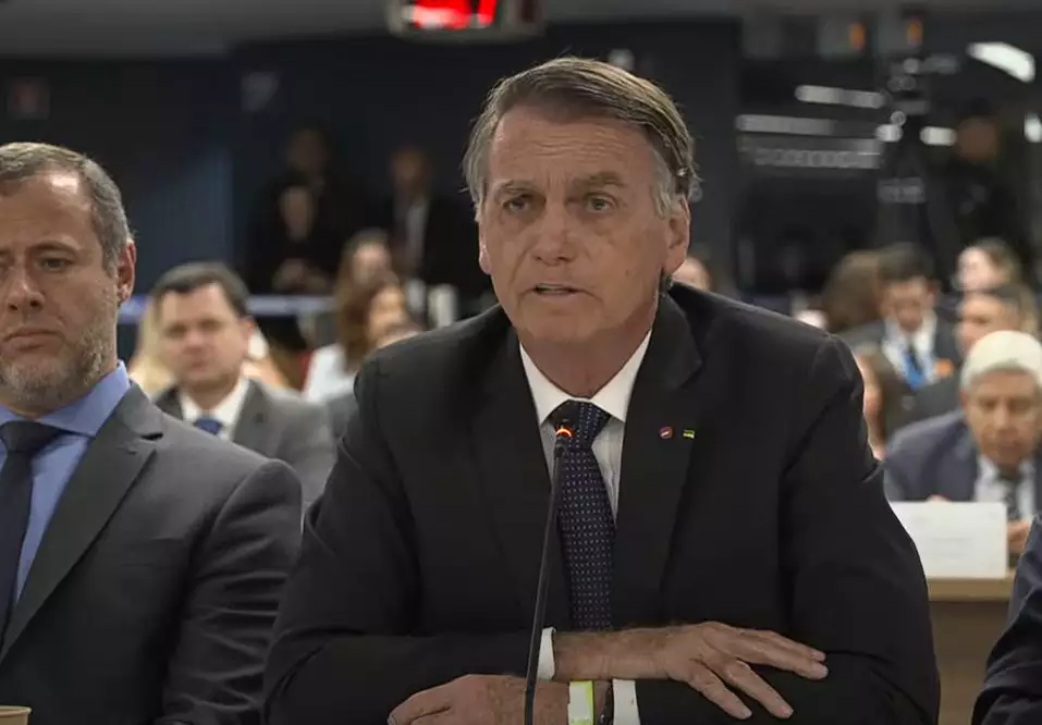 Bolsonaro brinca com “convite” para Moraes ser vice dele em 2026; veja o vídeo