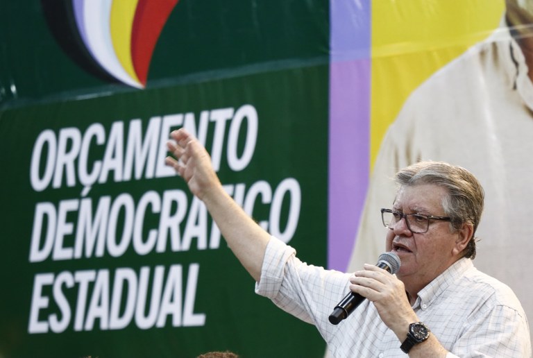 João Azevêdo cumpre agenda intensa no Cariri nesta sexta-feira