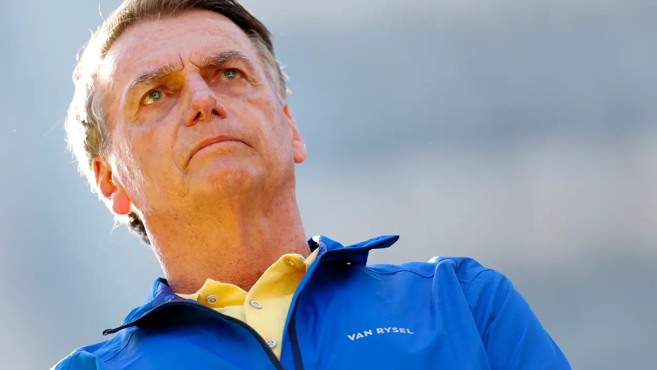 Jair Bolsonaro é alvo de operação da Polícia Federal e passará a usar tornozeleira eletrônica