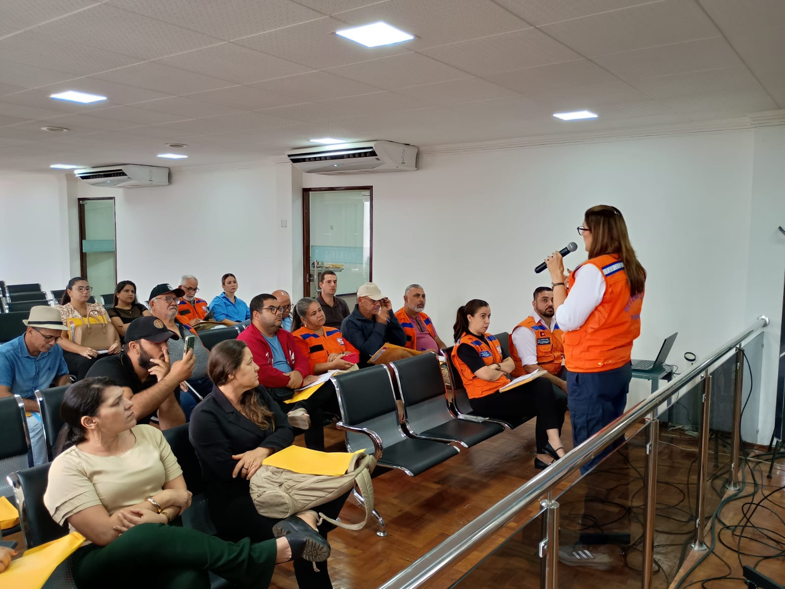Reunião de treinamento de coordenadores da Operação Carro Pipa é realizada na Câmara de Monteiro