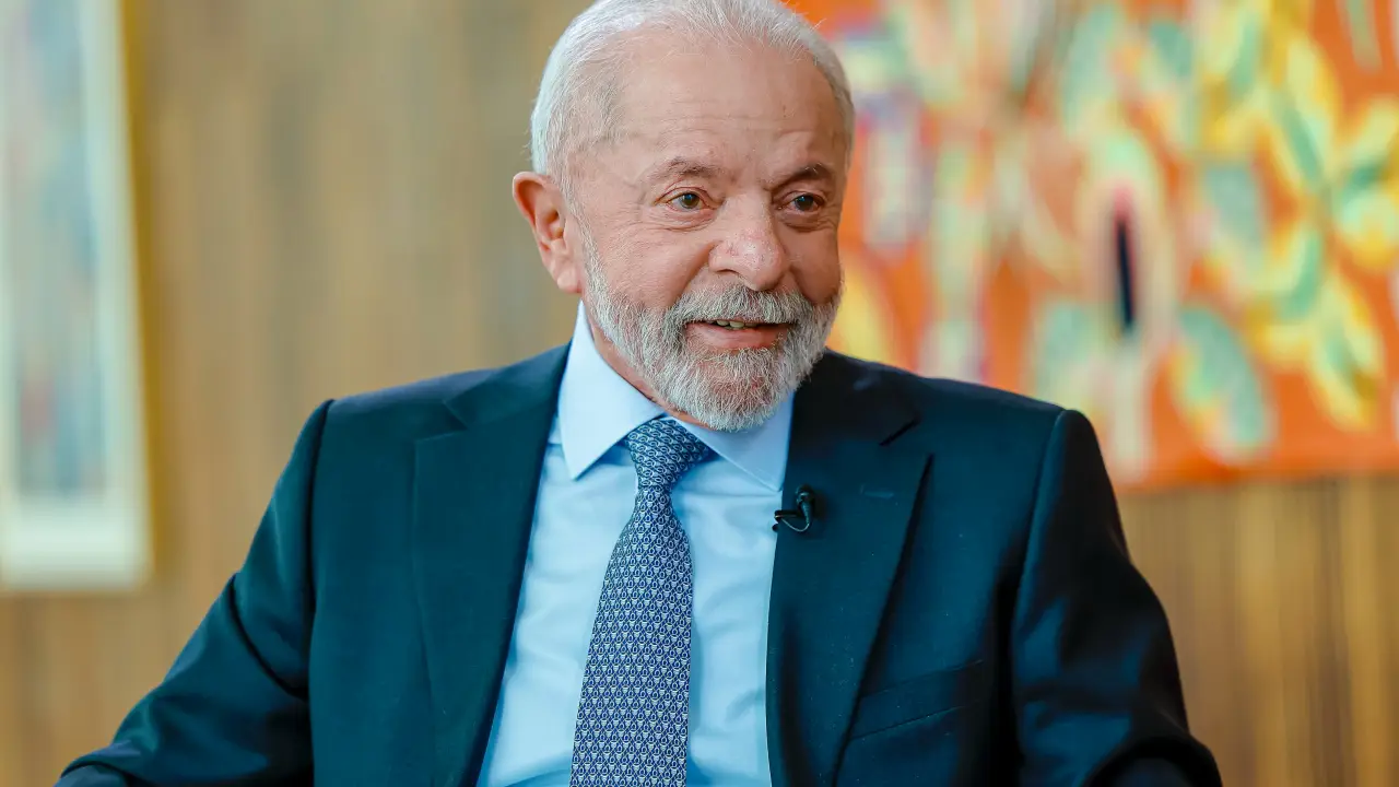 Lula chama tarifa de Trump de ‘chantagem inaceitável’ e diz que big techs devem seguir regras