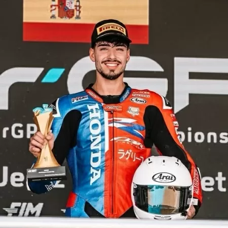 Motociclista espanhol de 20 anos morre durante treino em circuito na França
