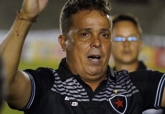 Botafogo – PB anuncia retorno de Evaristo Piza como técnico do time