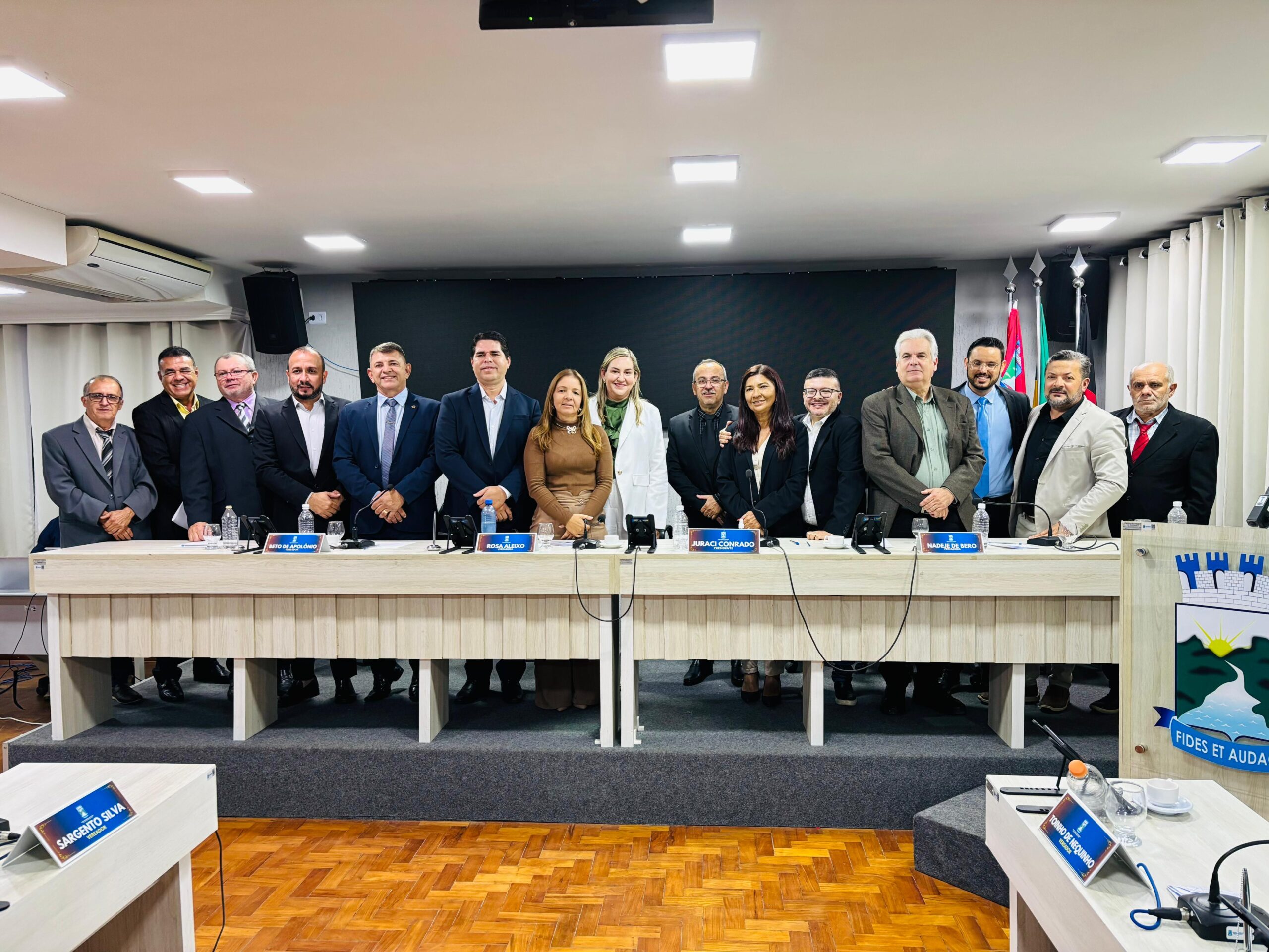 Prefeita Ana Paula encaminha mensagem do executivo na 1ª sessão do 2º semestre da Câmara Municipal de Monteiro