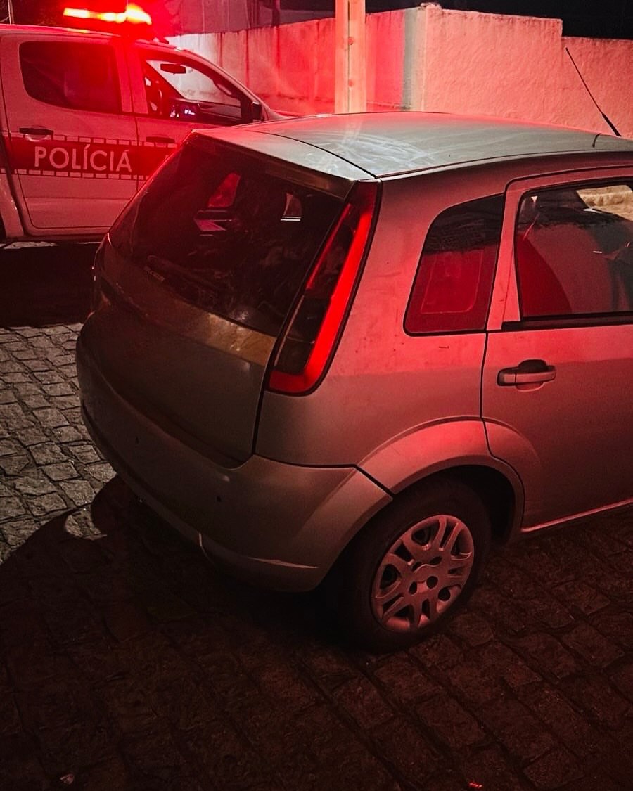 Polícia Militar prende homem e recupera veículo roubado em Sumé