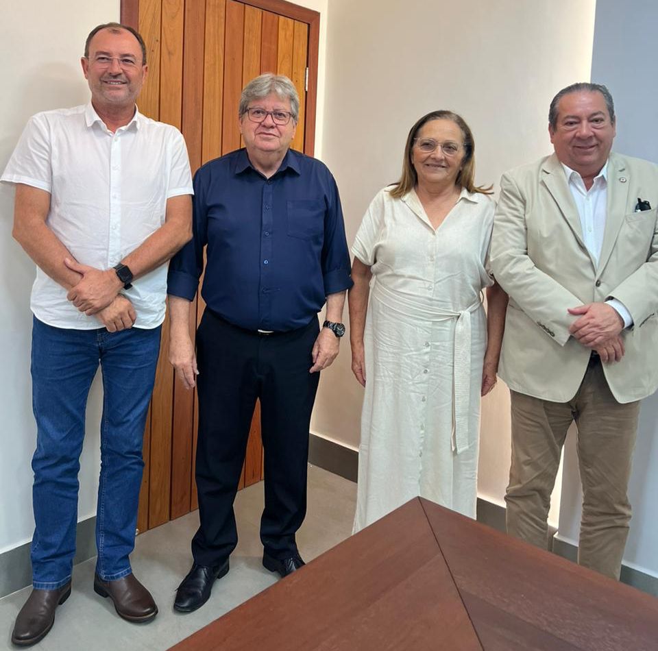 Prefeito Chico de Eulina garante importantes conquistas para São João do Cariri após reunião com o governador João Azevêdo