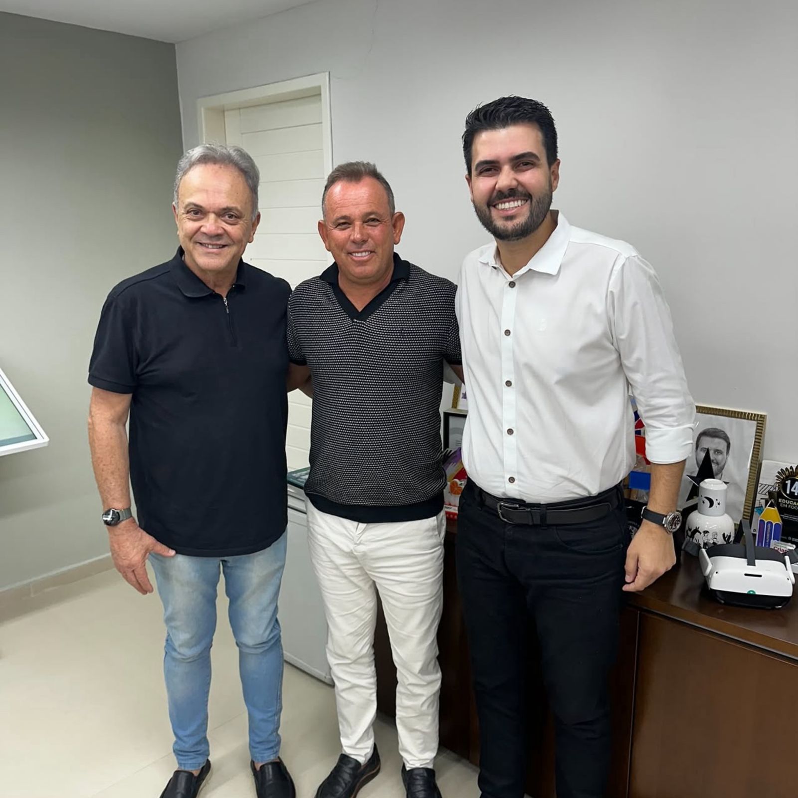 Prefeito de Livramento cumpre agenda em João Pessoa e discute avanços na área da educação