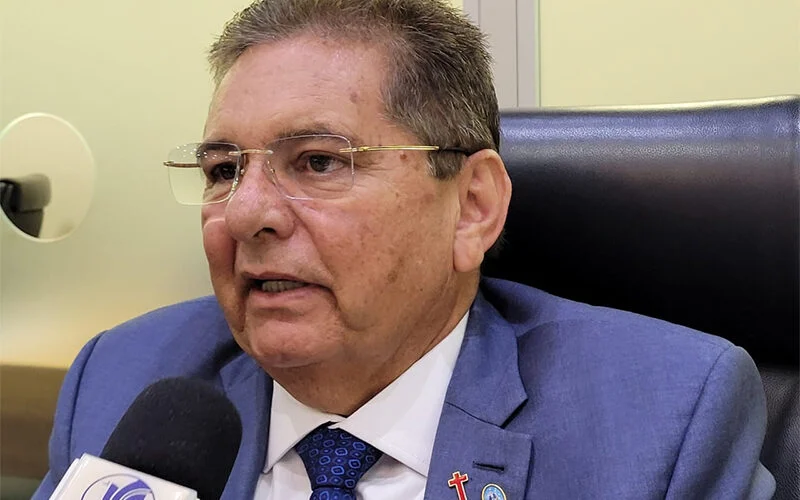 Adriano Galdino sugere três candidaturas da base aliada de João Azevêdo para as eleições de 2026: “Por que só um nome?”