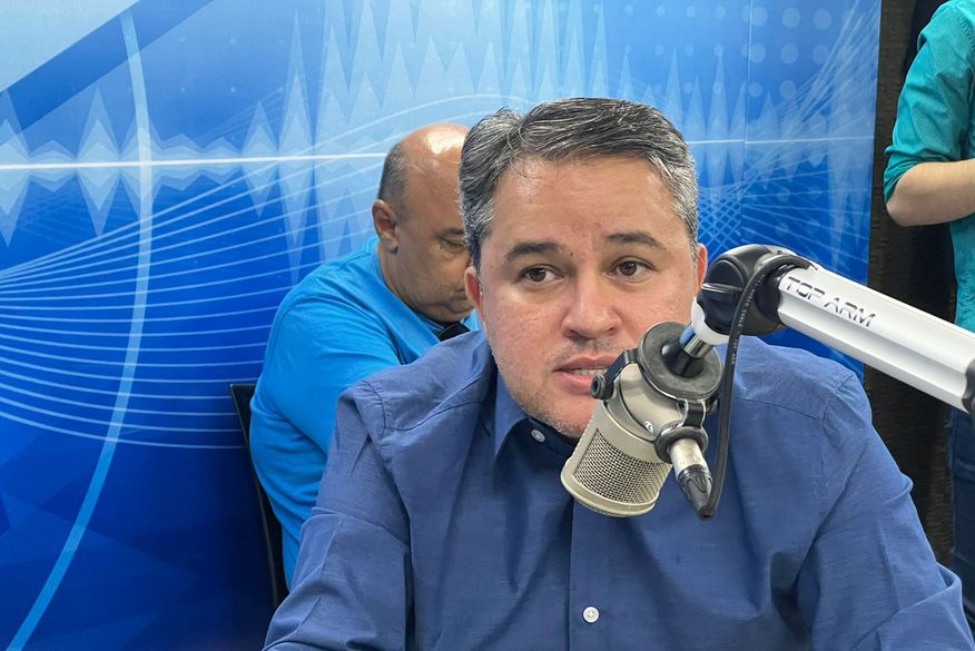 “Cícero e Adriano, se quiserem vir, serão bem recebidos”, dispara Efraim Filho ao abrir portas da oposição para governistas