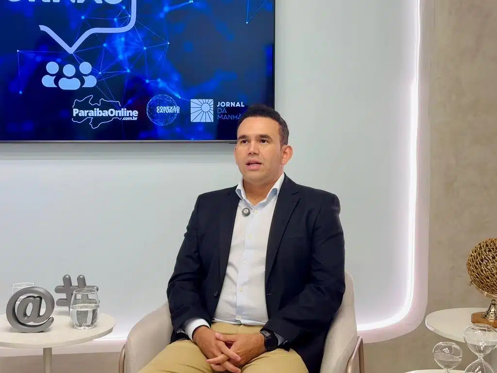 Jhony Bezerra não descarta compor chapa com Cícero Lucena